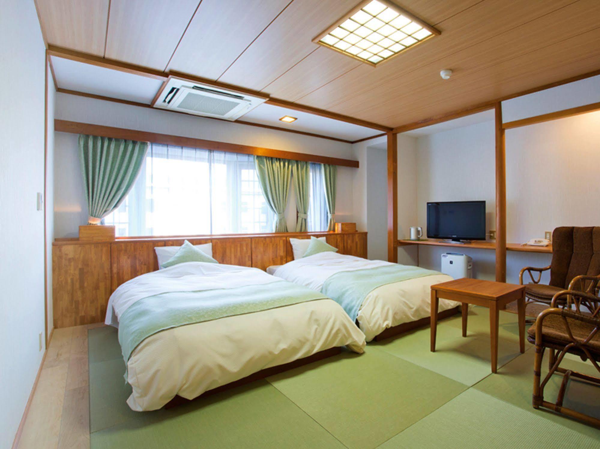 Hotel Green Plaza Gora Hakone Bagian luar foto