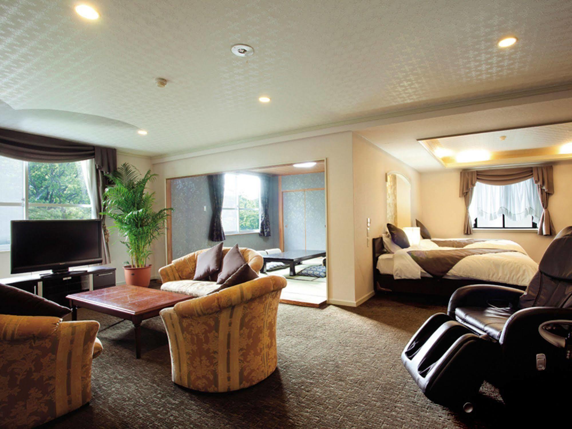 Hotel Green Plaza Gora Hakone Bagian luar foto