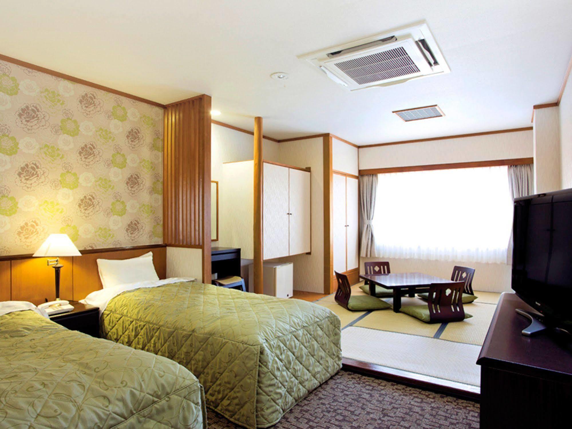 Hotel Green Plaza Gora Hakone Bagian luar foto
